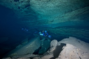 Photo-1 Flat photographs lacking a second light source in Tank Cave, Australia